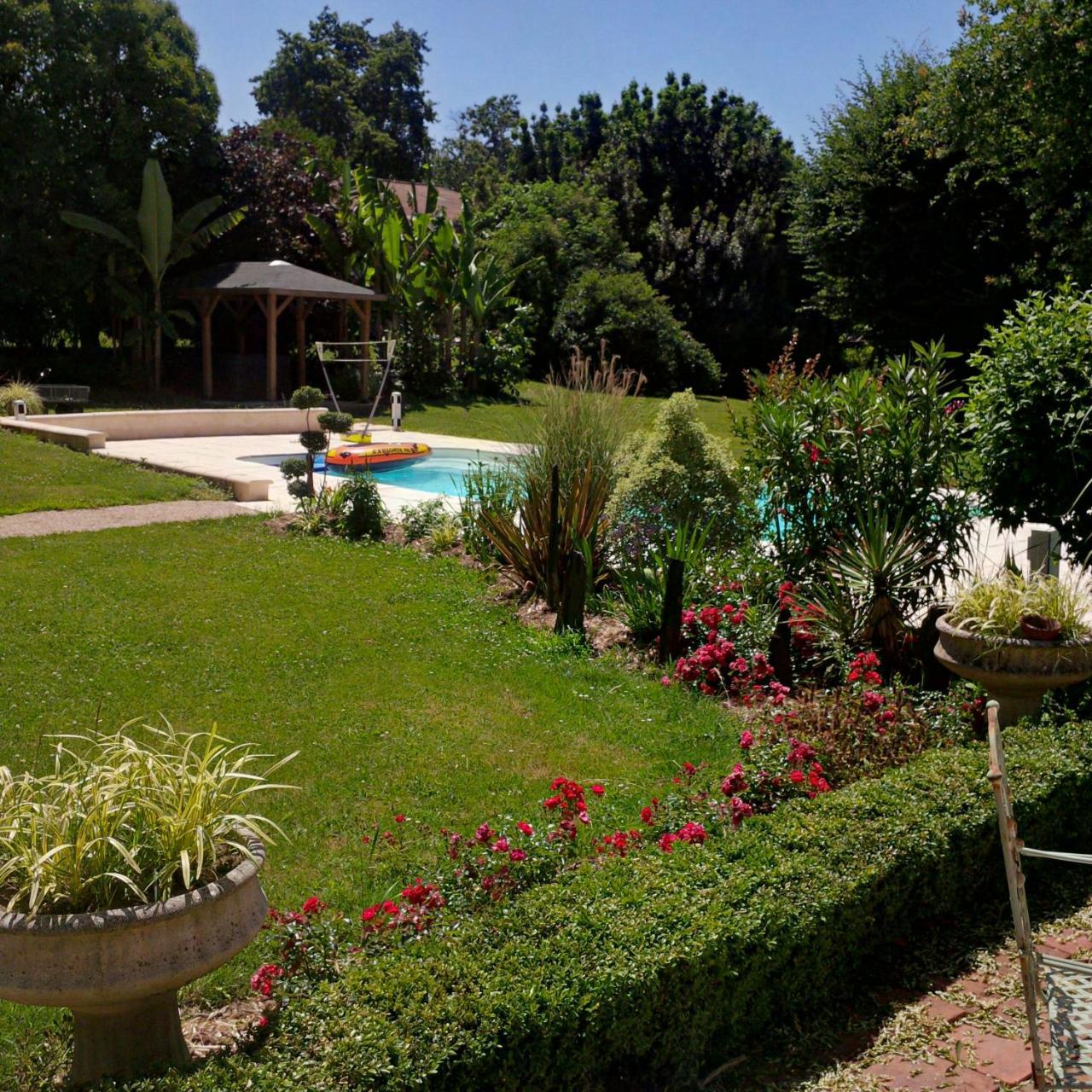 Maison d'Hôtes Lassaubatju Hontanx Exterior foto